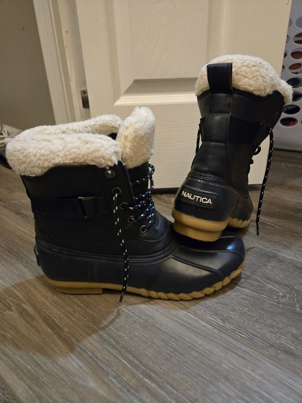 Nautica Navy Blue Winter Lace-Up Boots with Cream Shearling Collar